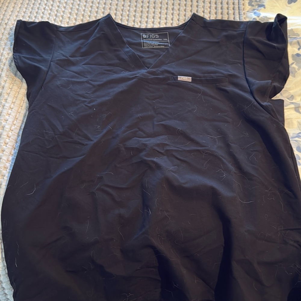 All black figs set with popular petal sleeve top